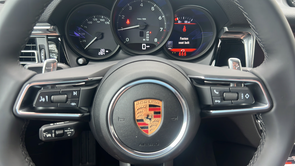 New 2026 Porsche Macan AWD/4WD image 31