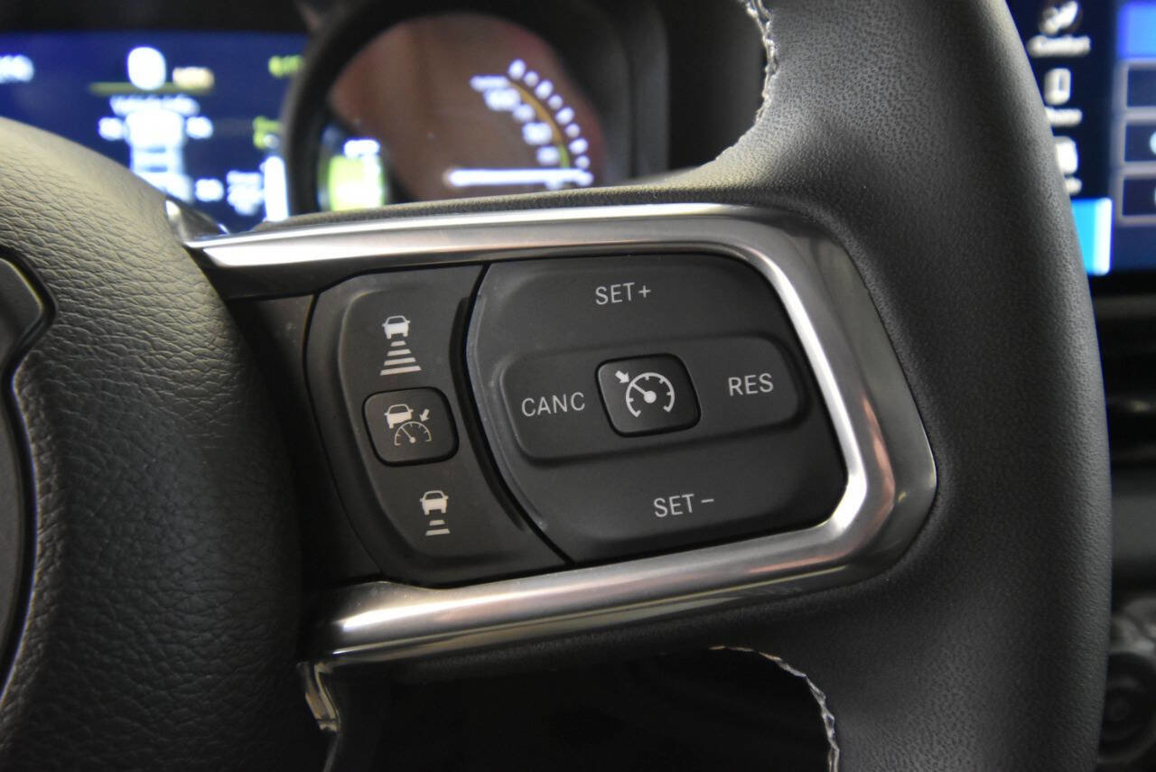 Used 2025 Jeep Wrangler Unlimited Sahara w/ Safety Group image 26
