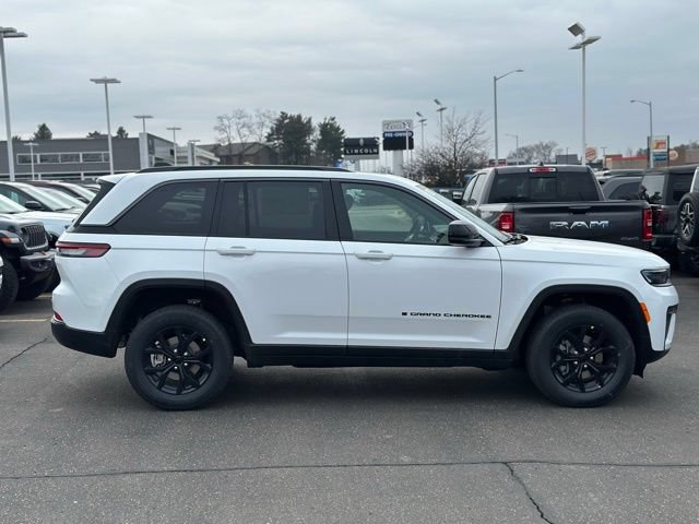 New 2026 Jeep Grand Cherokee Altitude AWD/4WD image 6