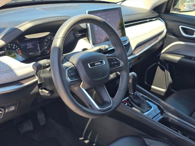 Certified 2022 Jeep Compass Latitude FWD image 12