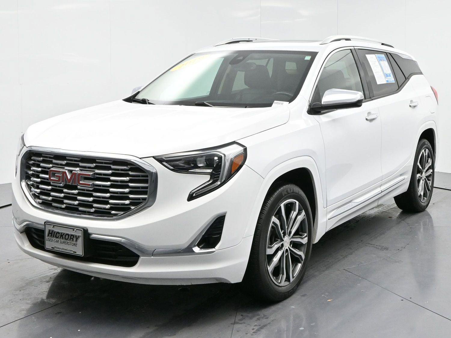Used 2019 GMC Terrain Denali w/ Driver Alert Package II image 3