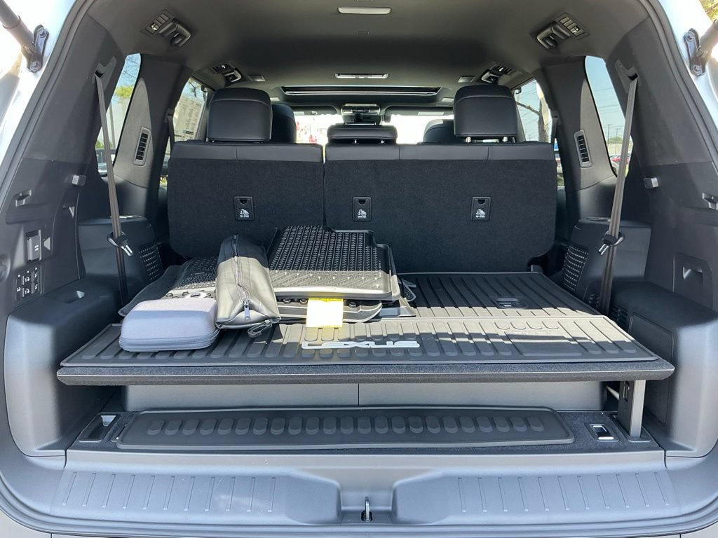 New 2026 Lexus LX 700h Luxury AWD/4WD image 18