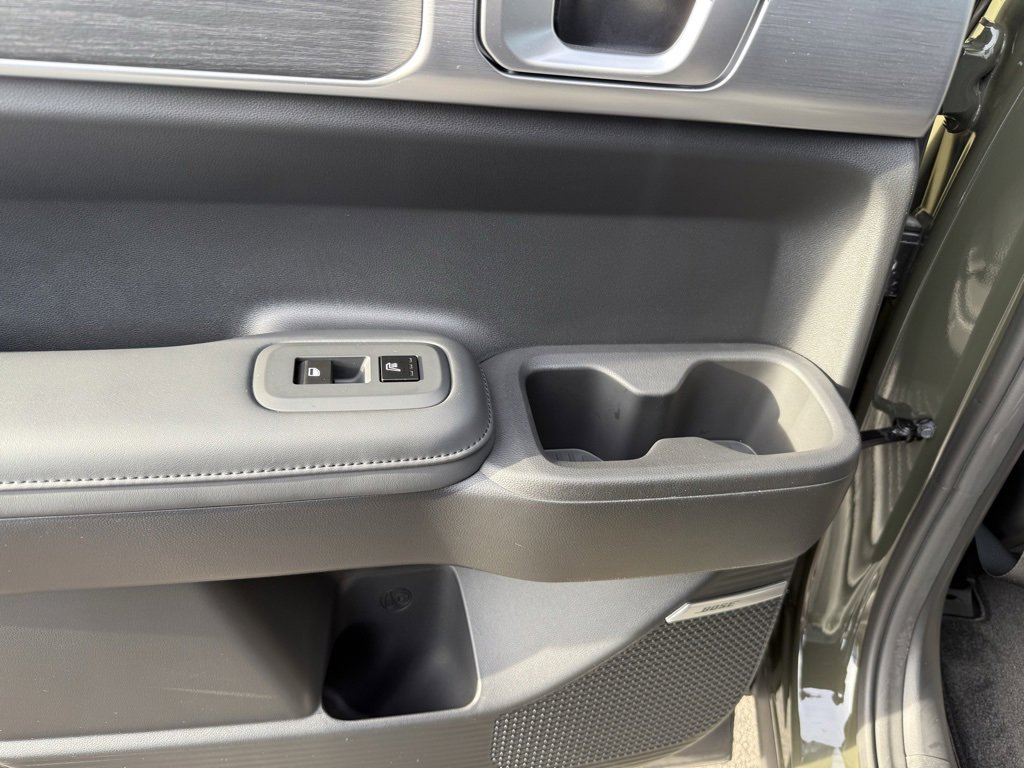 Used 2025 Hyundai Santa Fe Limited image 28