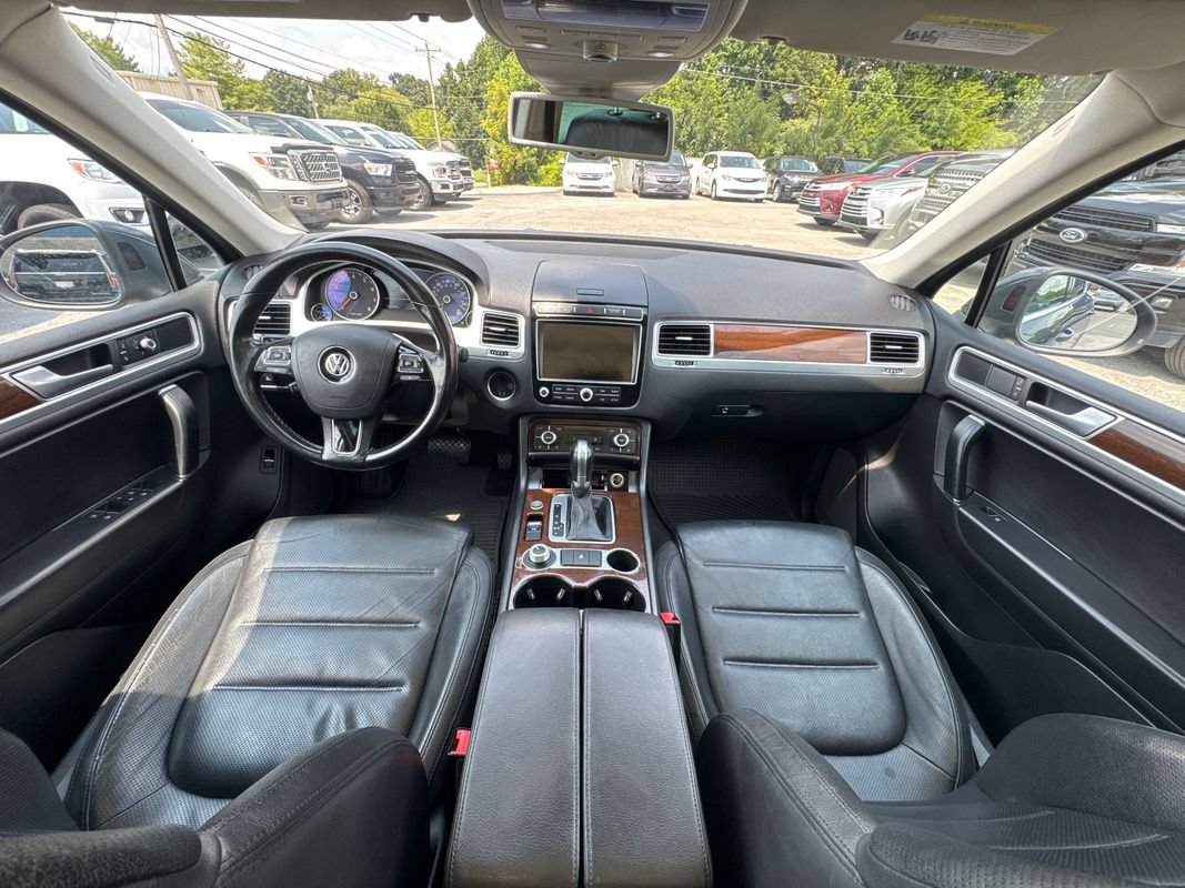 Used 2016 Volkswagen Touareg VR6 AWD/4WD image 21