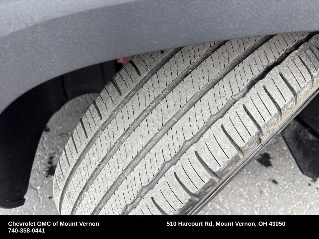 Used 2023 GMC Terrain SLT w/ LPO, Floor Liner Package image 30