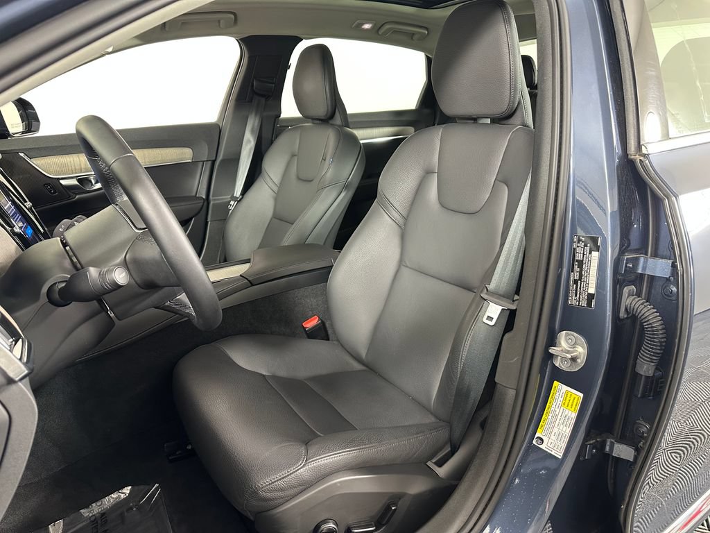 Used 2025 Volvo S90 B6 Plus w/ Protection Package Premier AWD/4WD image 13