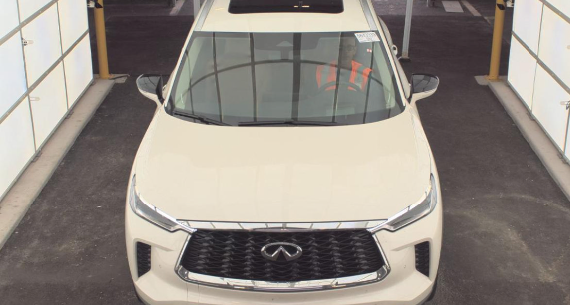 Certified 2023 INFINITI QX60 Sensory w/ Vision Package AWD/4WD image 2