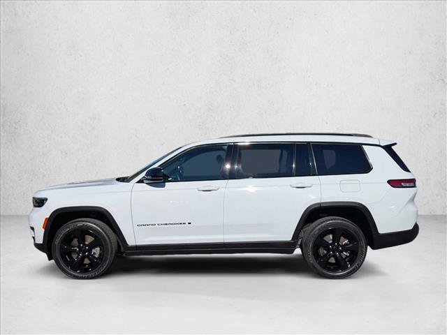 Used 2022 Jeep Grand Cherokee L Laredo image 9