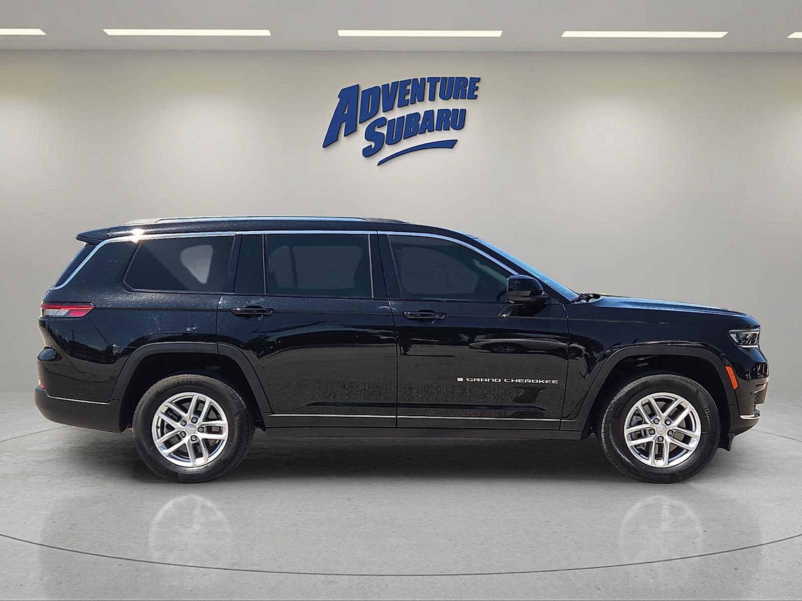 Used 2022 Jeep Grand Cherokee L Laredo w/ Luxury Tech Group I AWD/4WD image 7