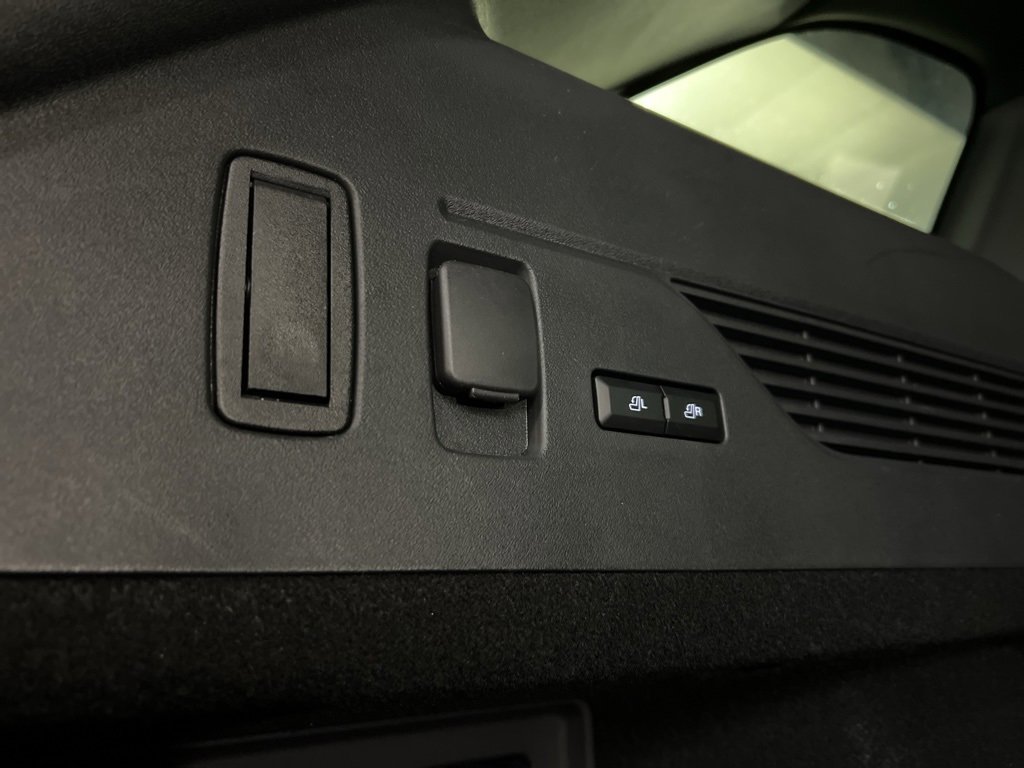 Certified 2025 Lincoln Nautilus Premier w/ Equipment Group 102A image 37