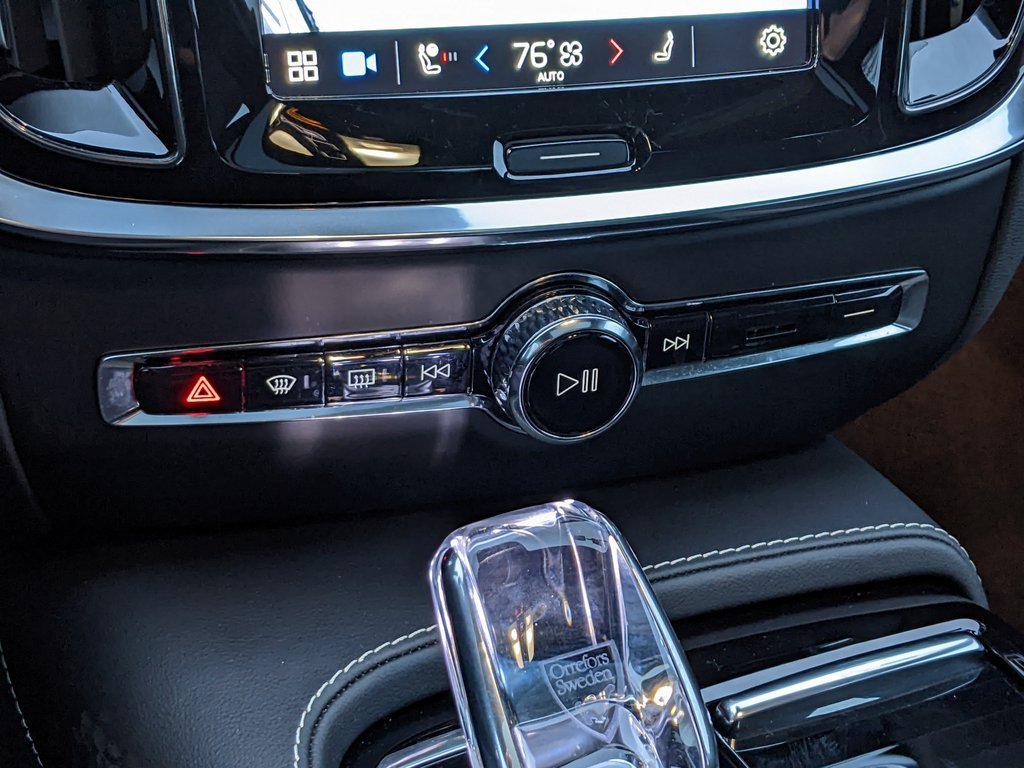 Certified 2024 Volvo S60 T8 Ultimate w/ Climate Package image 19