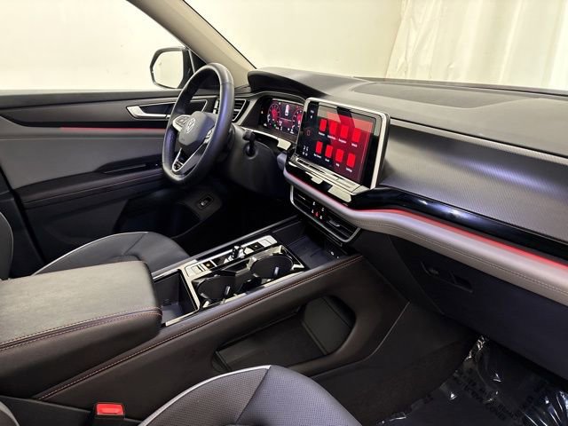 Certified 2025 Volkswagen Atlas Peak Edition SE image 24