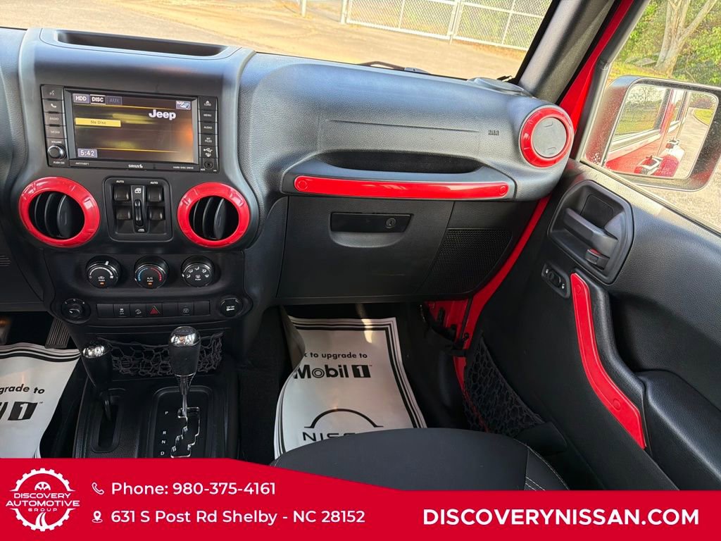 Used 2017 Jeep Wrangler Unlimited Sahara w/ Connectivity Group image 32