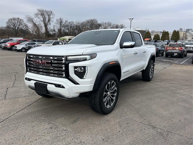 Used 2024 GMC Canyon Denali image 7