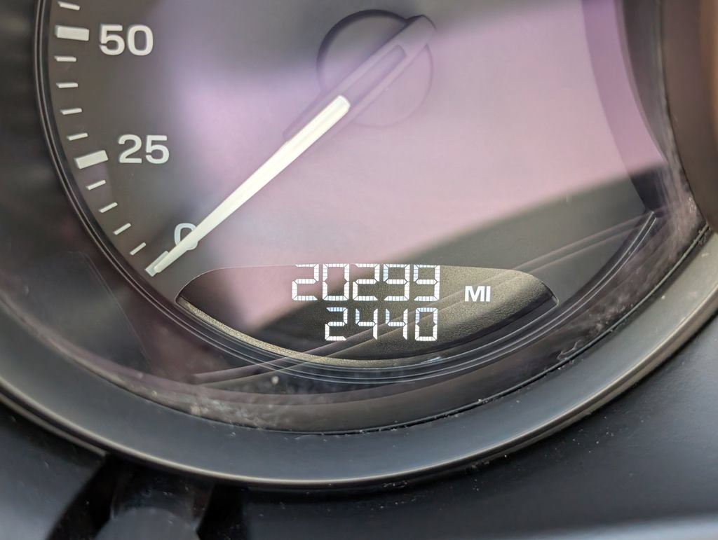 Certified 2024 Porsche Macan AWD/4WD image 25