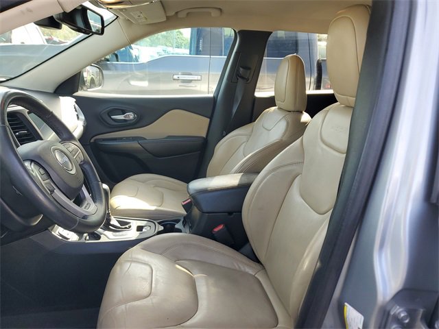 Used 2016 Jeep Cherokee Limited image 12