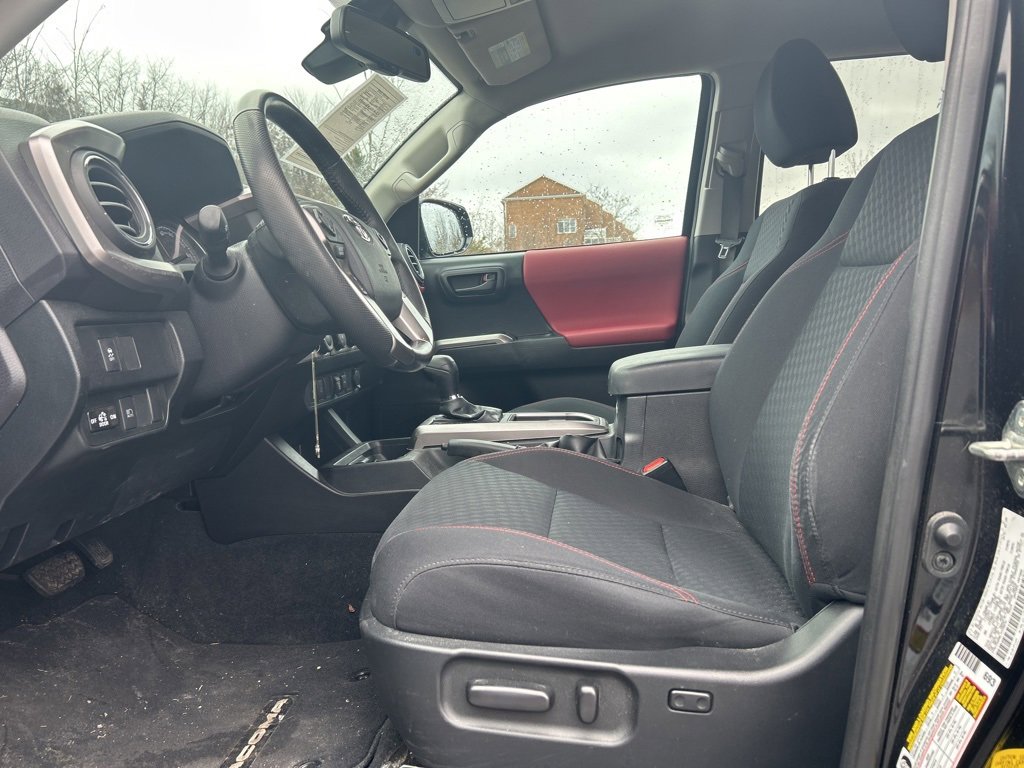 Used 2020 Toyota Tacoma SR5 image 8