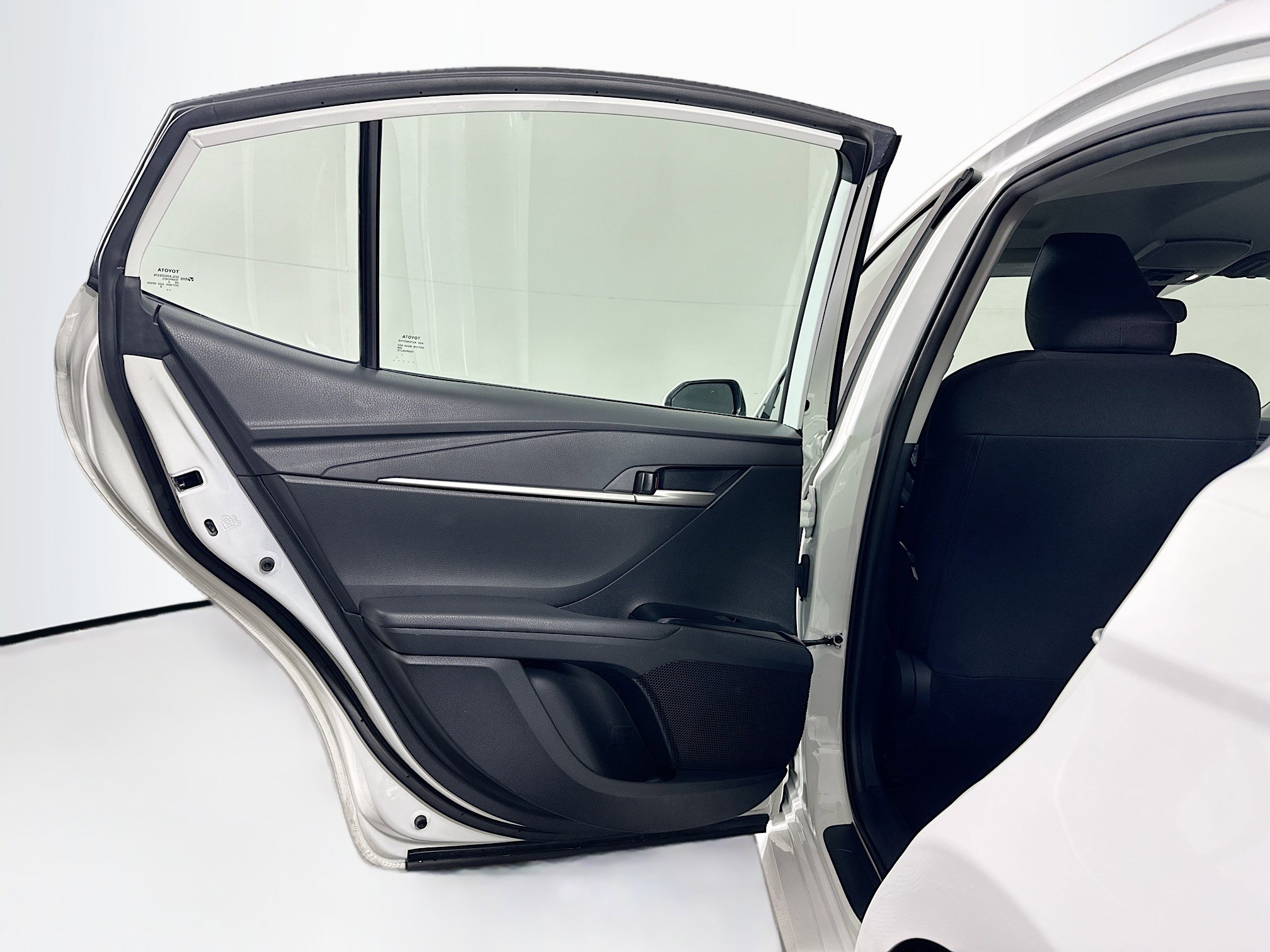 Used 2025 Toyota Camry LE image 25