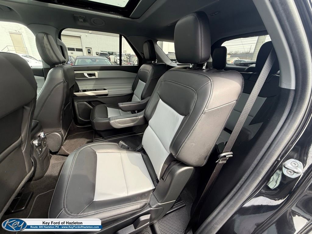 Certified 2022 Ford Explorer XLT w/ Equipment Group 202A image 28