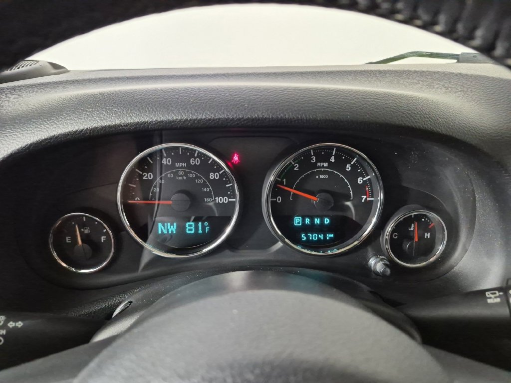 Used 2016 Jeep Wrangler Unlimited Sahara w/ Connectivity Group AWD/4WD image 19