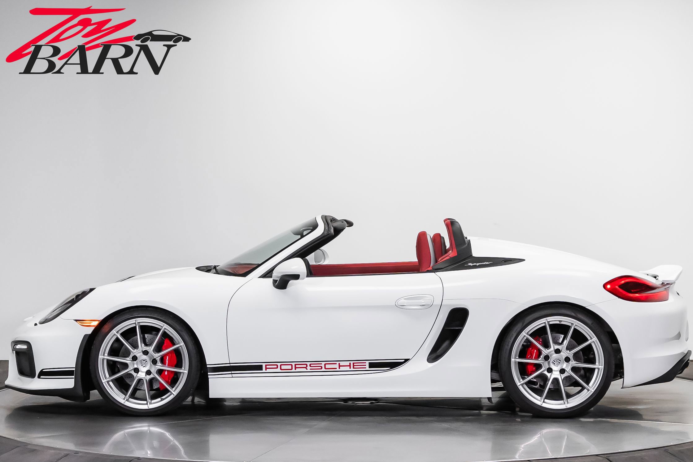 Used 2016 Porsche Boxster Spyder RWD image 2