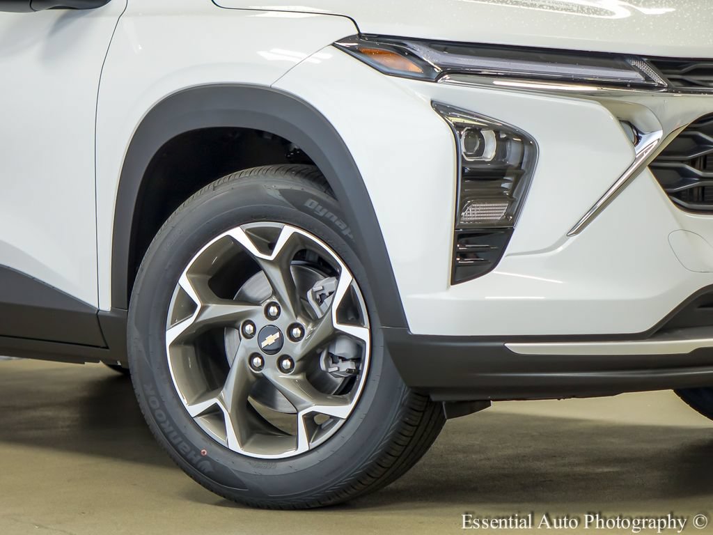 New 2026 Chevrolet Trax LT w/ LT Convenience Package FWD image 4