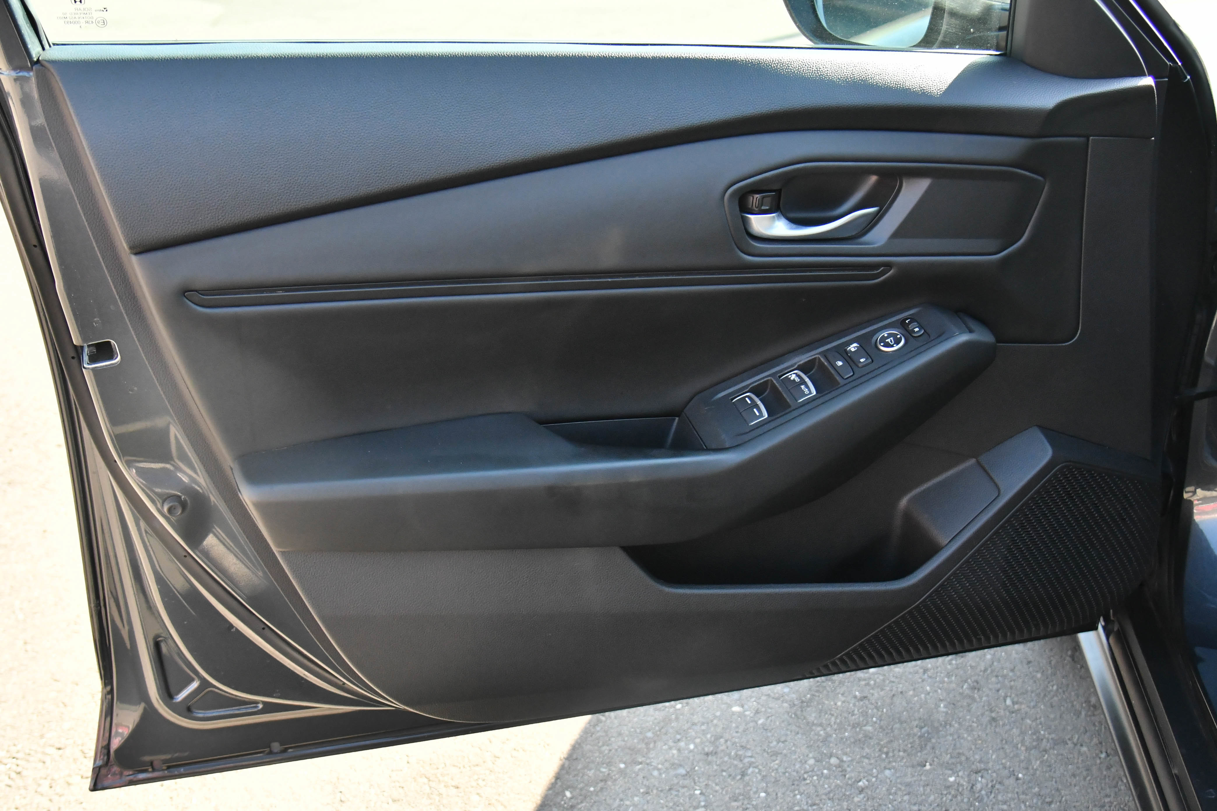 Used 2023 Honda Accord EX image 13