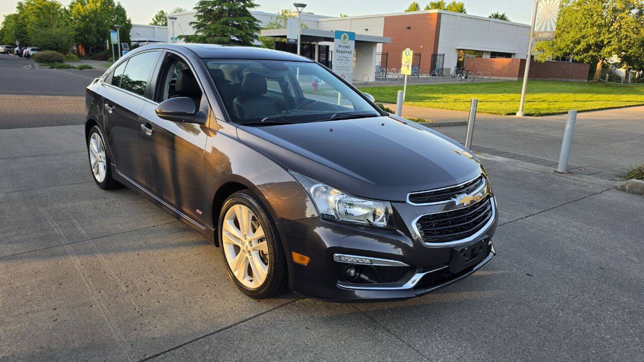 Used 2016 Chevrolet Cruze LTZ w/ Sun, Sound and Sport Package FWD image 3