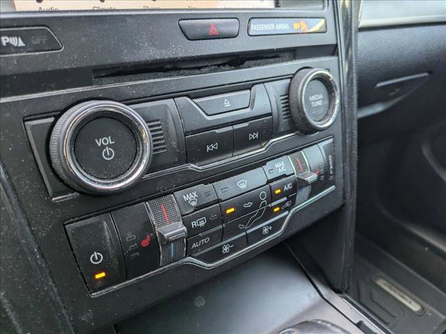 Used 2018 Ford Explorer XLT w/ Equipment Group 202A FWD image 10