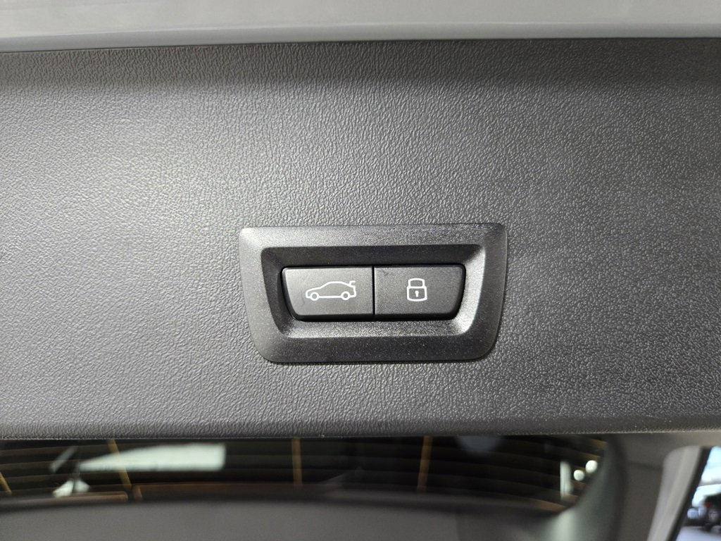 Used 2025 BMW X3 M50 w/ Premium Package image 51