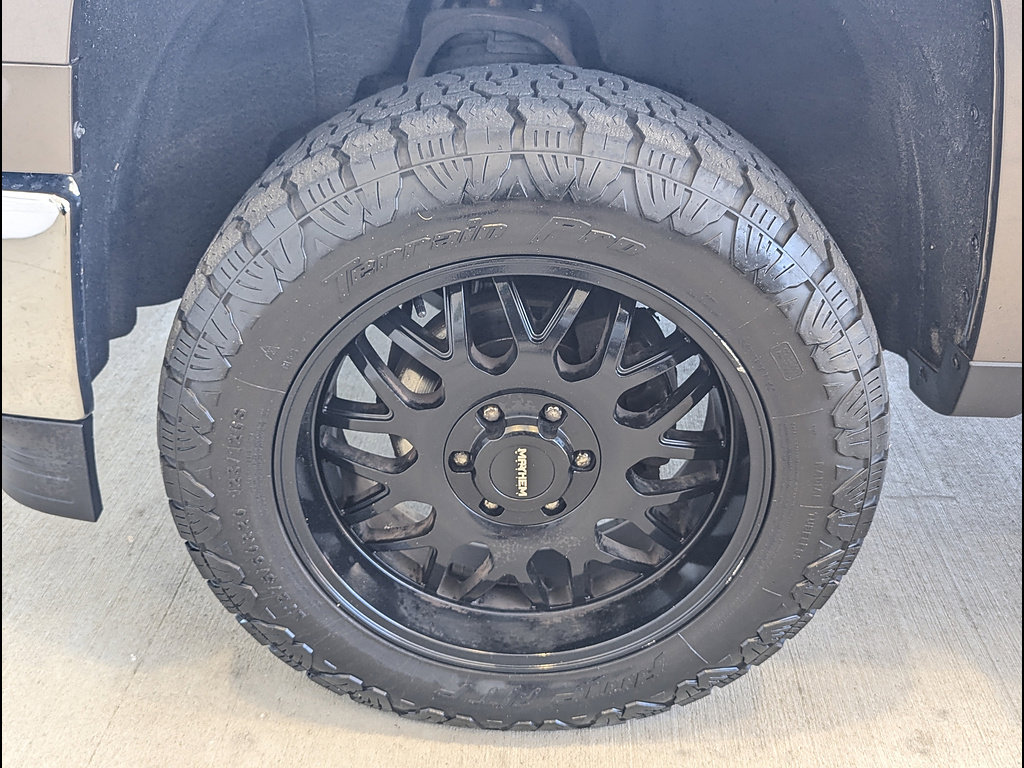 Used 2015 Chevrolet Silverado 1500 LT w/ LT Convenience Package AWD/4WD image 16