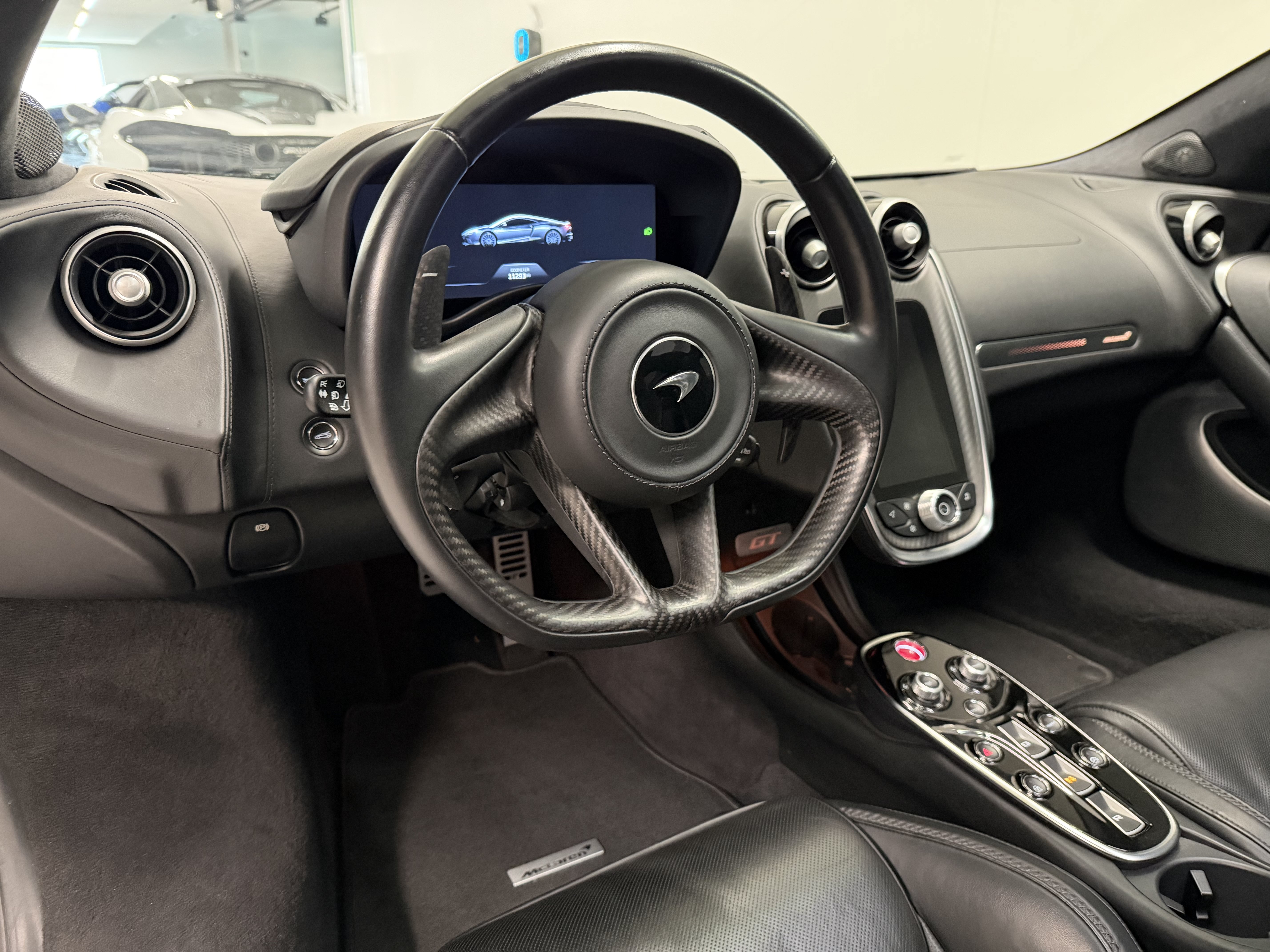 Used 2023 McLaren GT RWD image 11