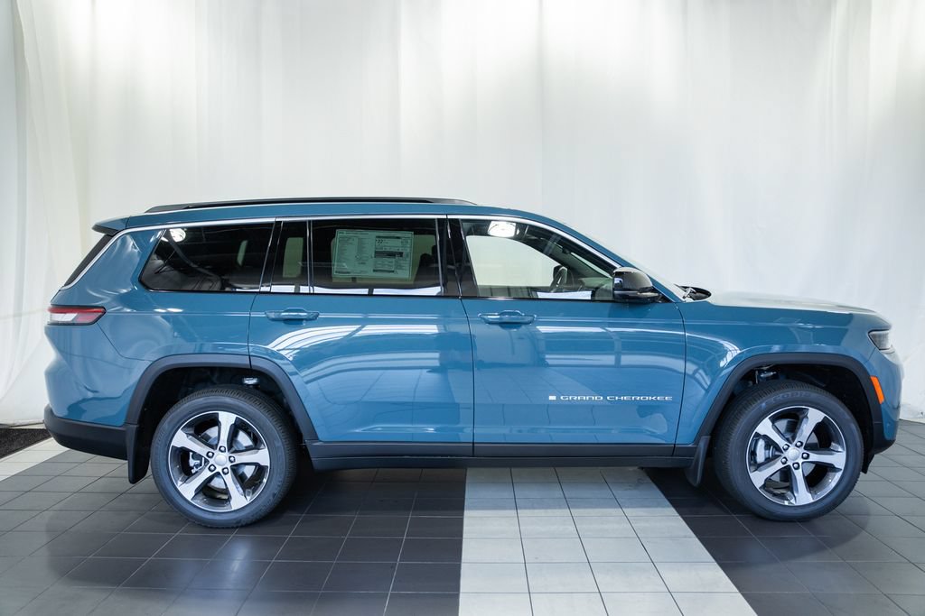 New 2026 Jeep Grand Cherokee L Limited AWD/4WD image 3