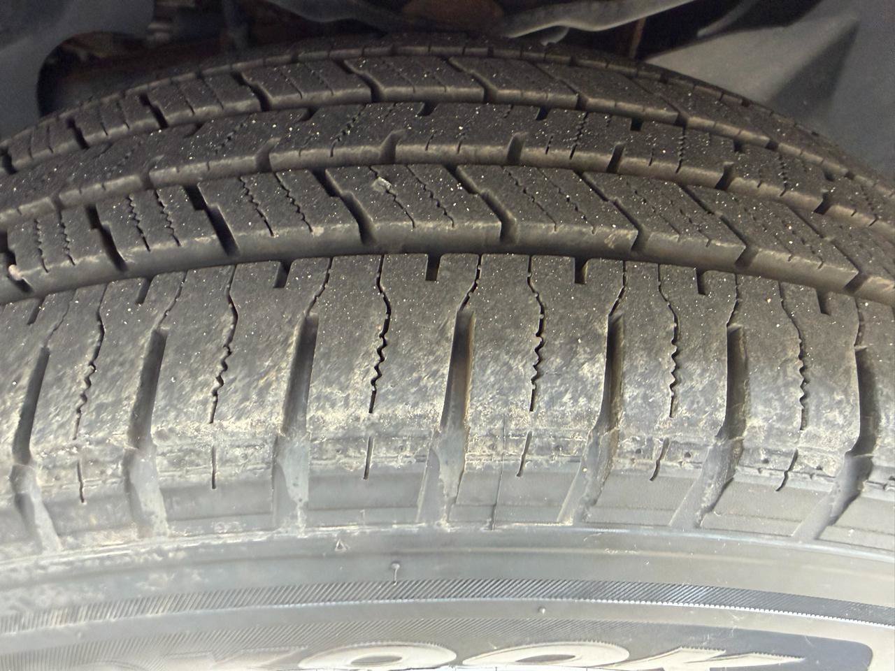 Used 2007 Ford Explorer Sport Trac XLT AWD/4WD image 14