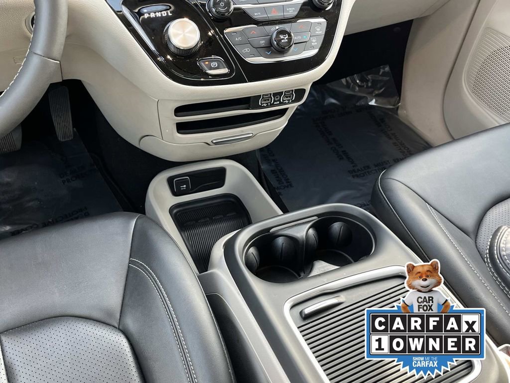 Used 2024 Chrysler Pacifica Select image 14