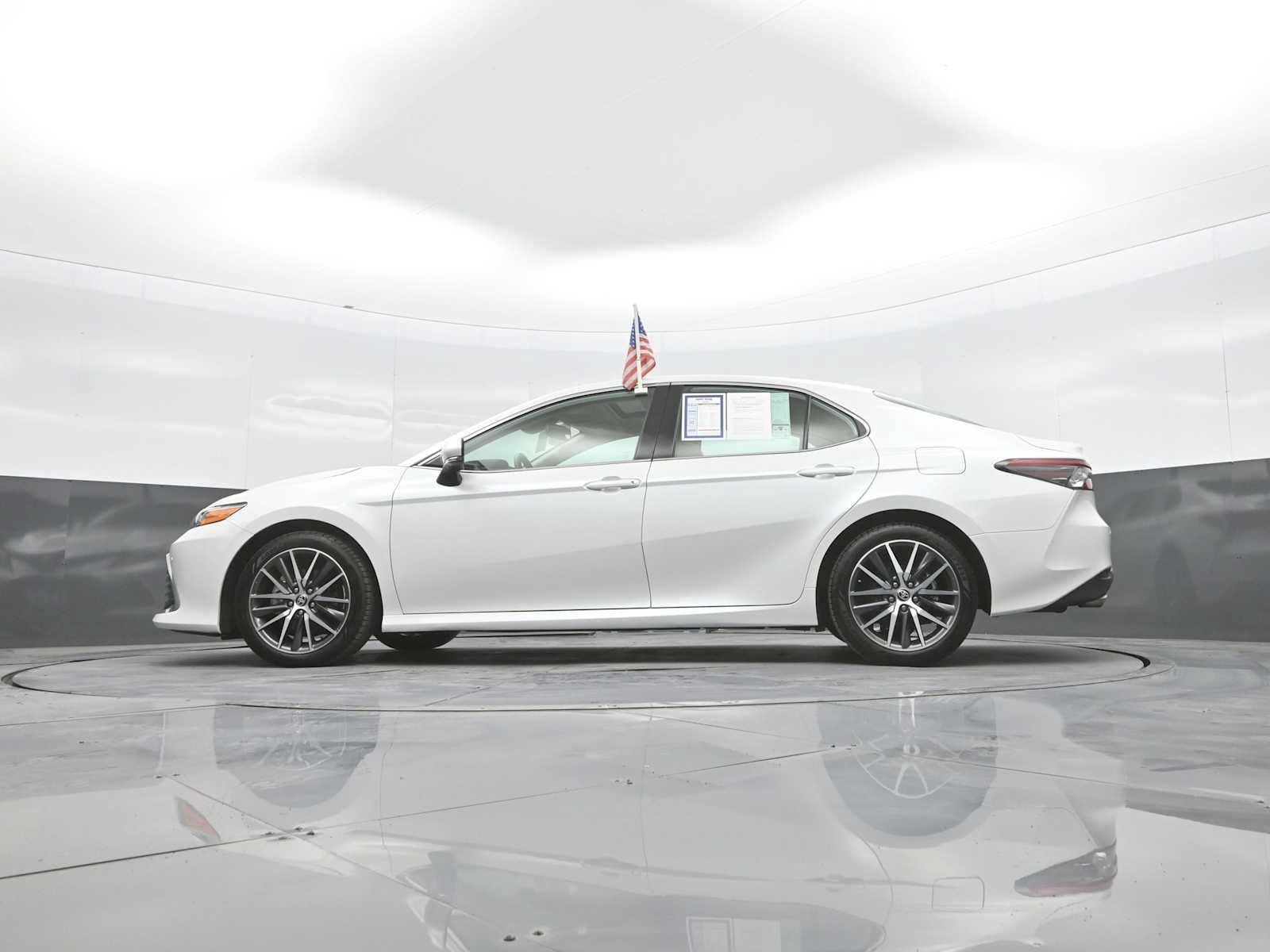 Used 2024 Toyota Camry XLE w/ Navigation Package FWD image 38