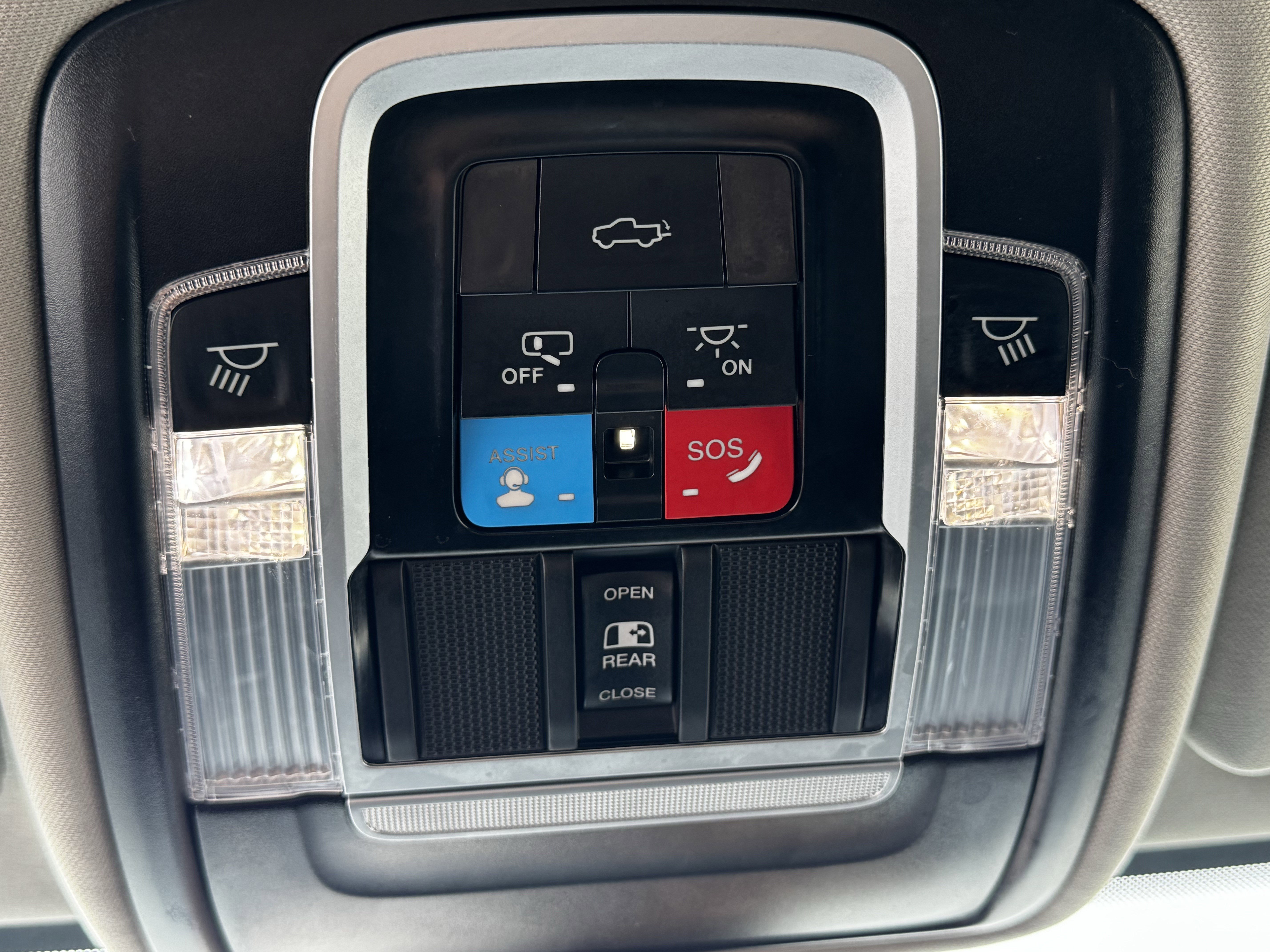 Used 2024 RAM 2500 Laramie image 23