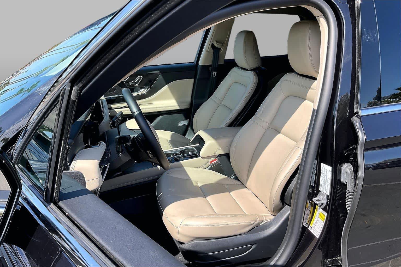 Used 2025 Lincoln Corsair FWD image 7