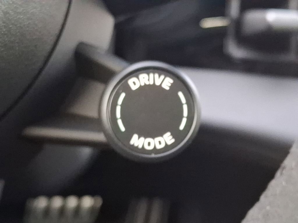 Certified 2025 Porsche Taycan image 21