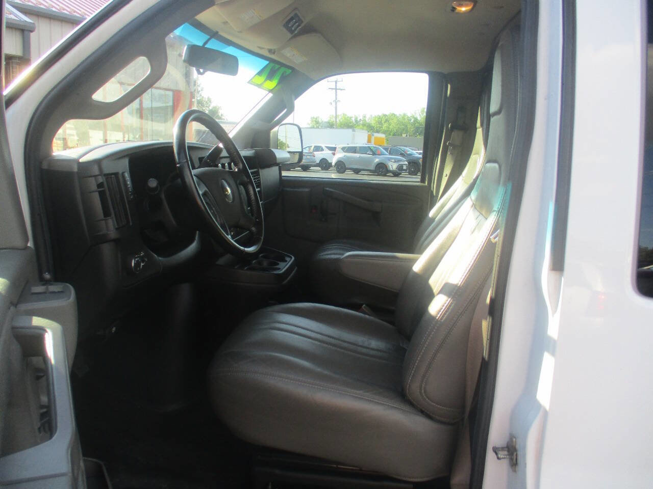 Used 2022 Chevrolet Express 3500 LS image 6