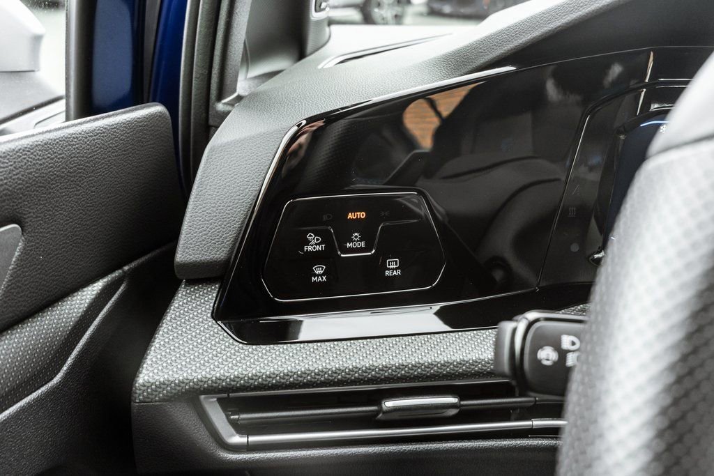 Used 2024 Volkswagen Golf R image 18