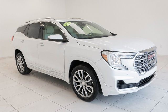 Used 2023 GMC Terrain Denali image 8
