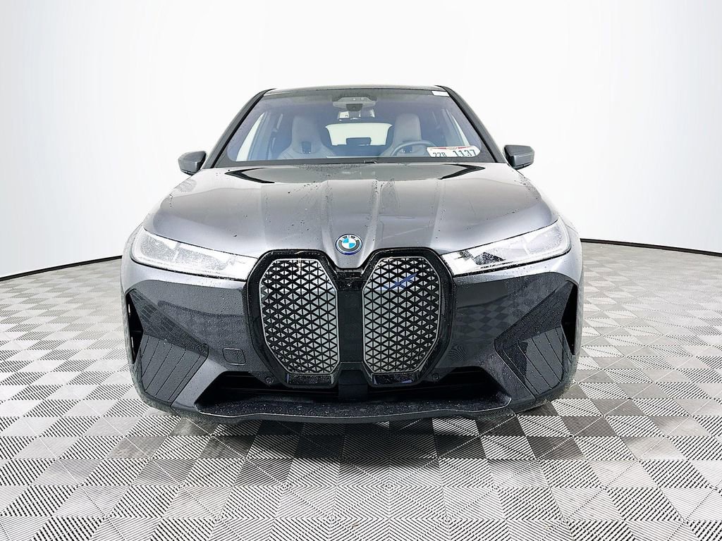 Used 2025 BMW iX xDrive50 image 3