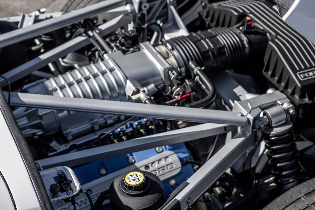 Used 2005 Ford GT image 24