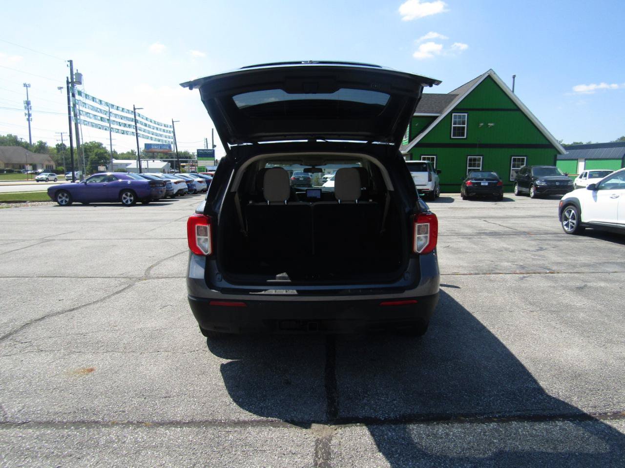 Used 2022 Ford Explorer XLT w/ Class IV Trailer Tow Package AWD/4WD image 7