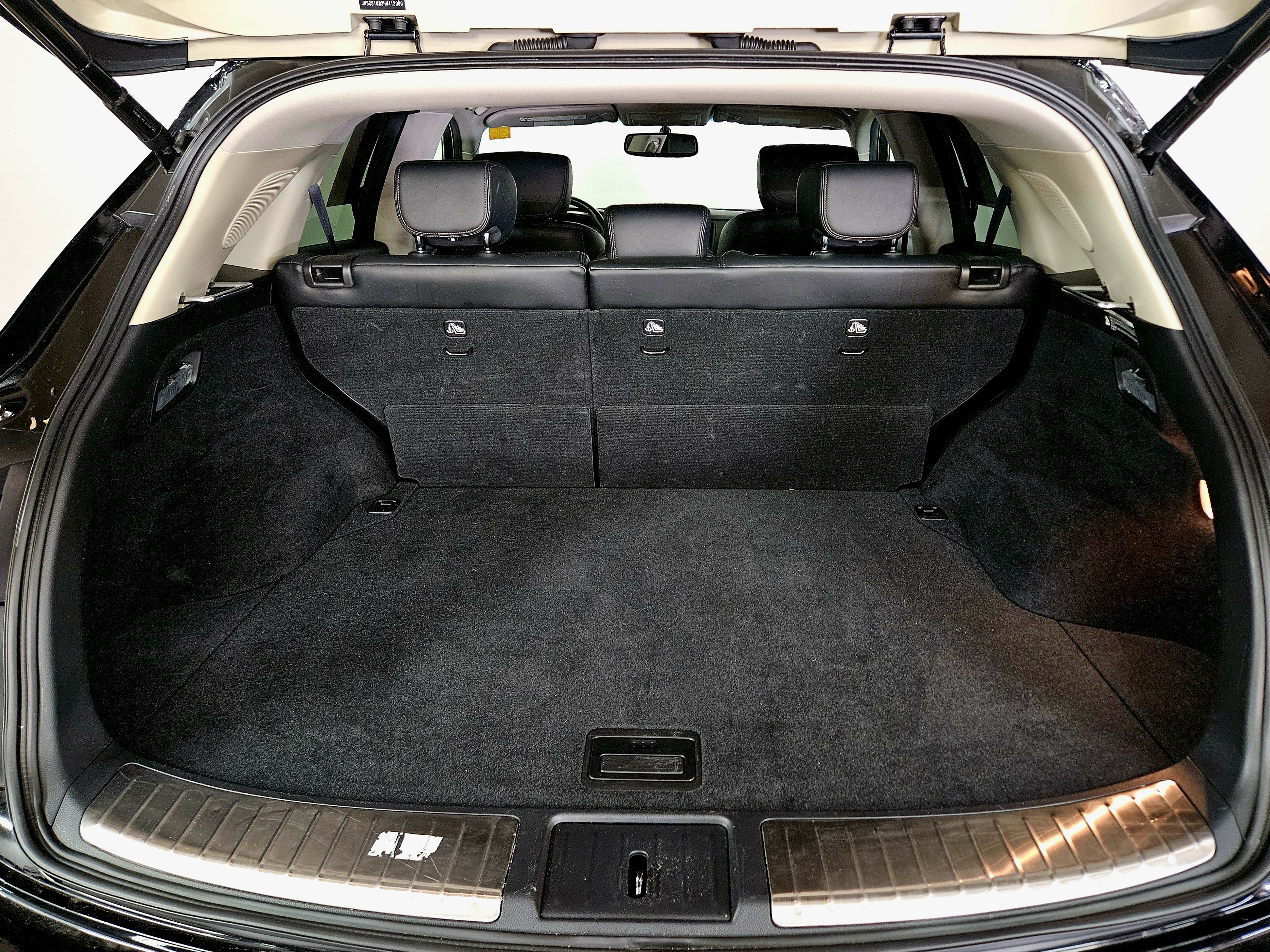 Used 2017 INFINITI QX70 AWD image 17