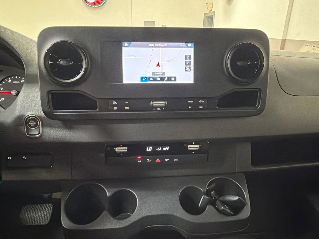 Used 2020 Mercedes-Benz Sprinter 2500 image 18