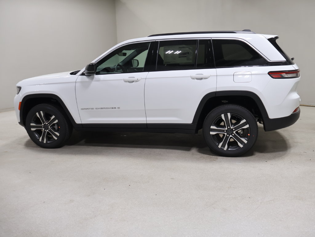 New 2027 Jeep Grand Cherokee Limited AWD/4WD image 4