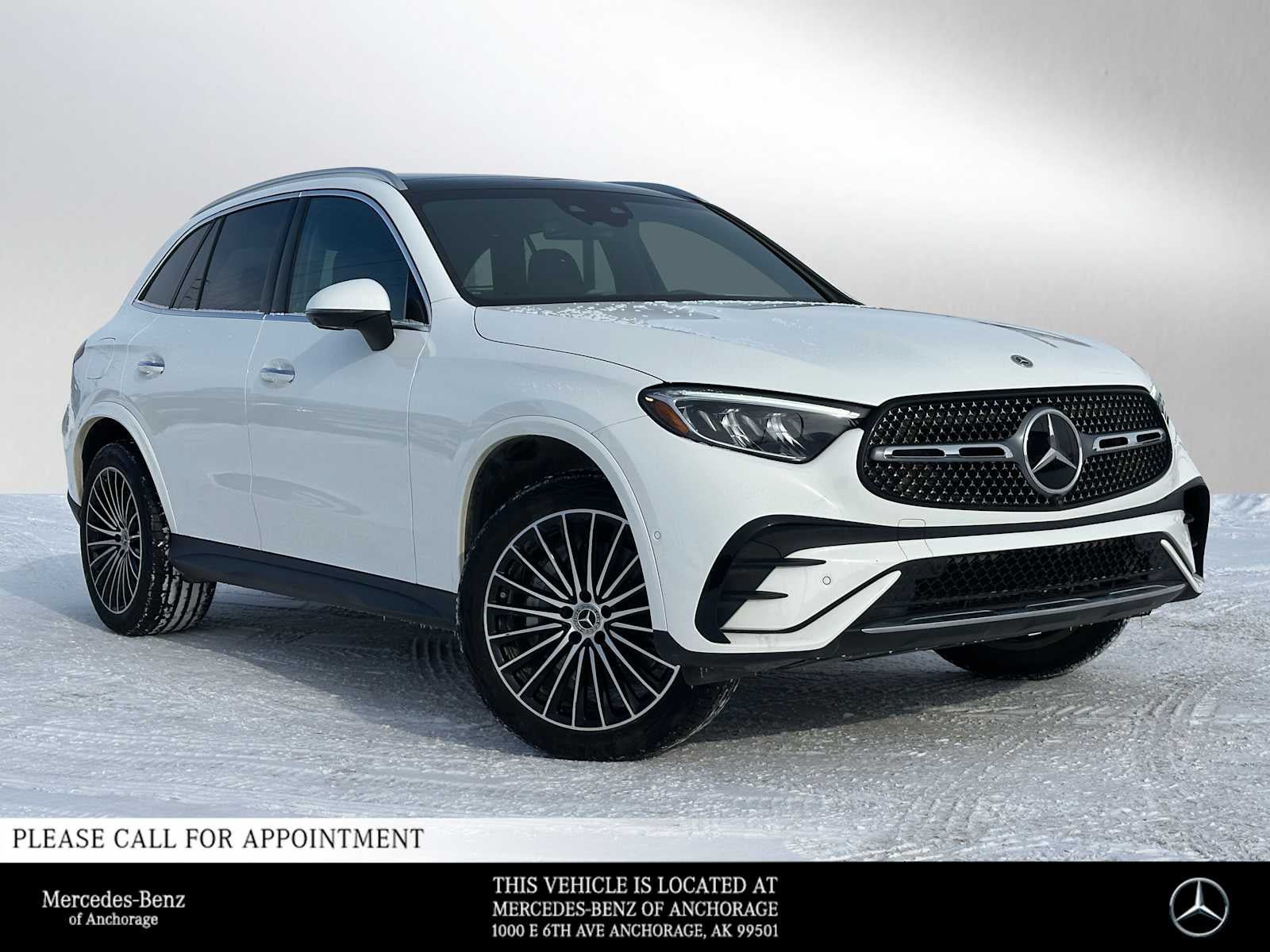 Used 2024 Mercedes-Benz GLC 300 4MATIC image 1