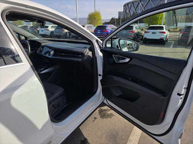 Used 2024 Audi Q4 e-tron Premium Plus image 12